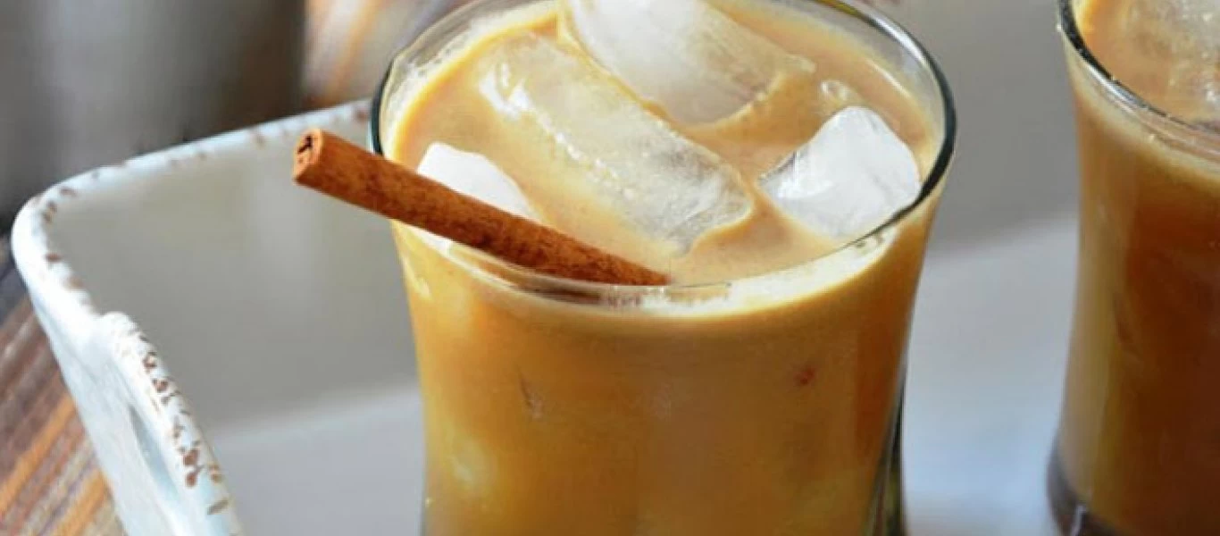 Εκπληκτικό: Πώς θα φτιάξετε τον τέλειο ελληνικό παγωμένο καφέ!